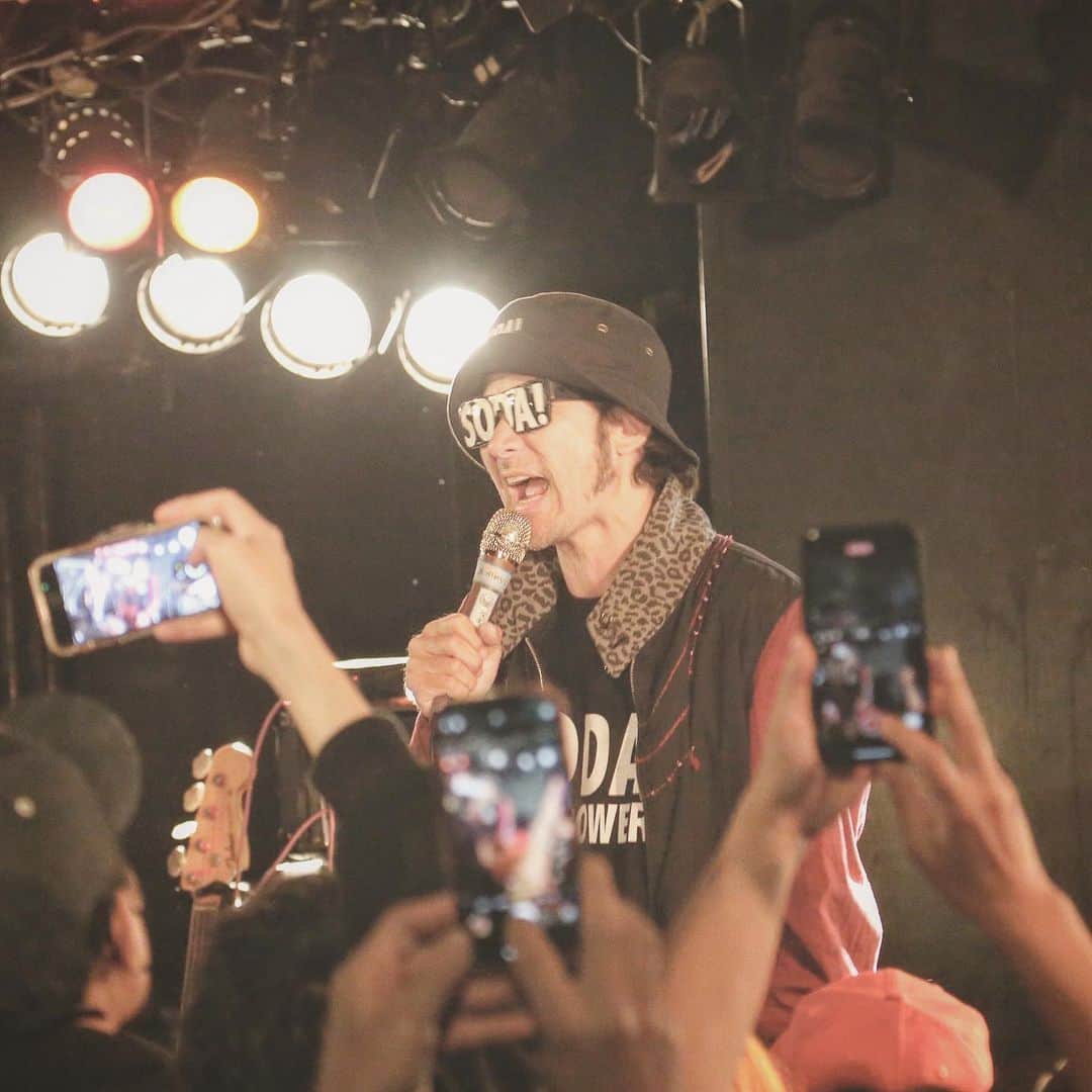浅野忠信のインスタグラム：「SODA! 10TH! ANNIVERSARY! LIVE! SHIBUYA! O-NEST! GETPOWER!  先行チケット購入で10周年Tシャツプレゼント!  2023/7/1 @ Spotify O-nest 開場開演：17:00 / 18:30 03-3462-4420  先着先行：5/1/18:00 ～ 5/28/23:59  ¥3,500（D別/Tシャツ付）  一般販売：6/3/12:00〜 ¥3,500（D別）  https://eplus.jp/sf/detail/3869120001-P0030001P021001?P1=0175&fbclid=PAAaYUi4hBaNOCoW5HLGL56uie1aoP929rBEXRAXRYm-DSQyyXqge3G7fxwWI」