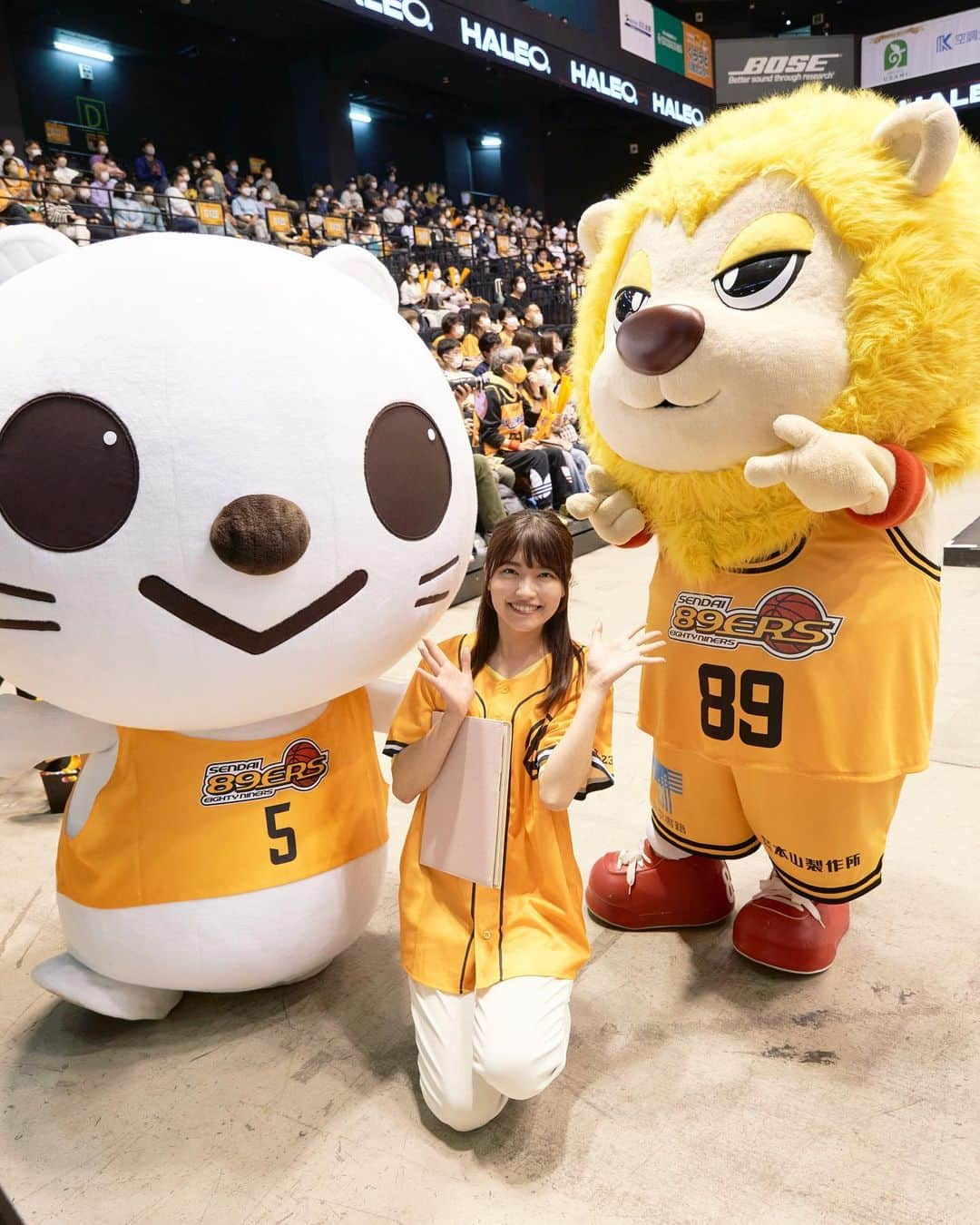 内田有香さんのインスタグラム写真 - (内田有香Instagram)「プロバスケ #仙台89ers の今季最終節へ🏀  土日ともにいい試合で、観られてよかったー！ 来シーズンはプライベートでもっと行きたいな☺️  今回はコートの真ん中で、イベント紹介をさせていただきました。  実はわたし、人前で話すことが苦手でした。  大学時代、応援団の活動で観客席にむかって初めて大声で話したとき、 手も足も声も震えていました。  5年がたち、楽しいと思えたのは 沢山の方々の支えがあったからこそ。 感謝を胸にこれからも頑張ります！！  #アナウンサー #応援団 #宮城 #bリーグ #スポーツ観戦」5月10日 19時45分 - yuuka_uchida_