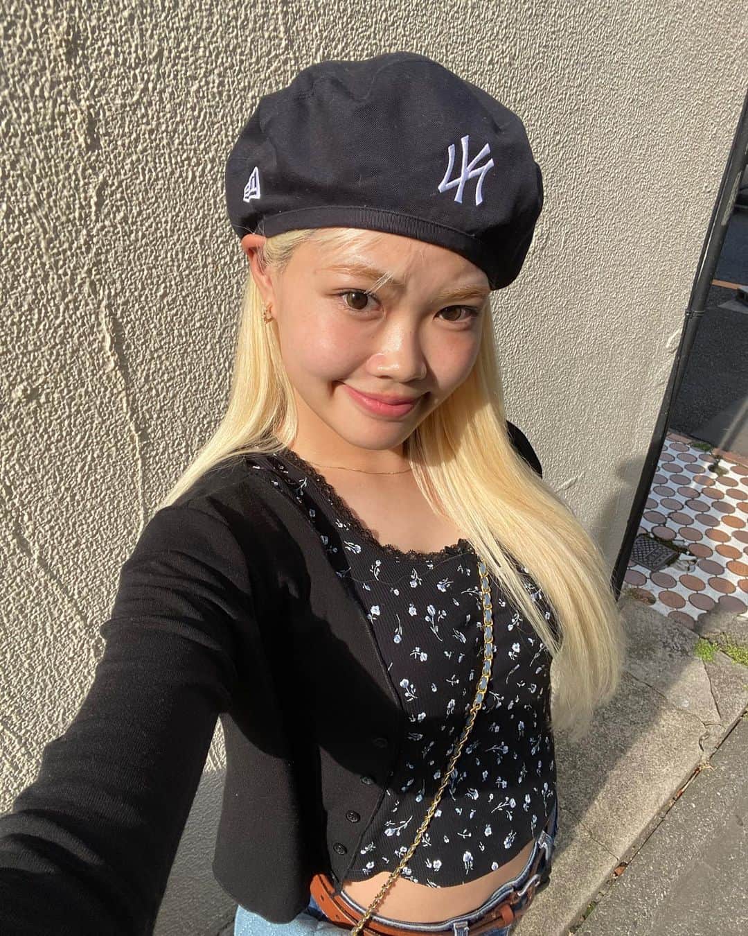 川端結愛のインスタグラム：「暑いんか寒いんか どっちかにしておくれやす。な、最近の 私のコーデたち！ぽてこーでお好きですか？🎀🌹」