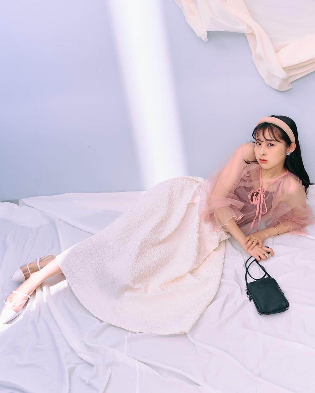 村山千夏のインスタグラム：「お知らせです。 大阪商業施設「HEP FIVE」さまのWEBマガジンに出させていただきました。 可愛い商品がいっぱいです みていただけたら嬉しいです☺︎  #jk#jk3#ljk#05#05line#17歳#hepfive  さま #fyp」
