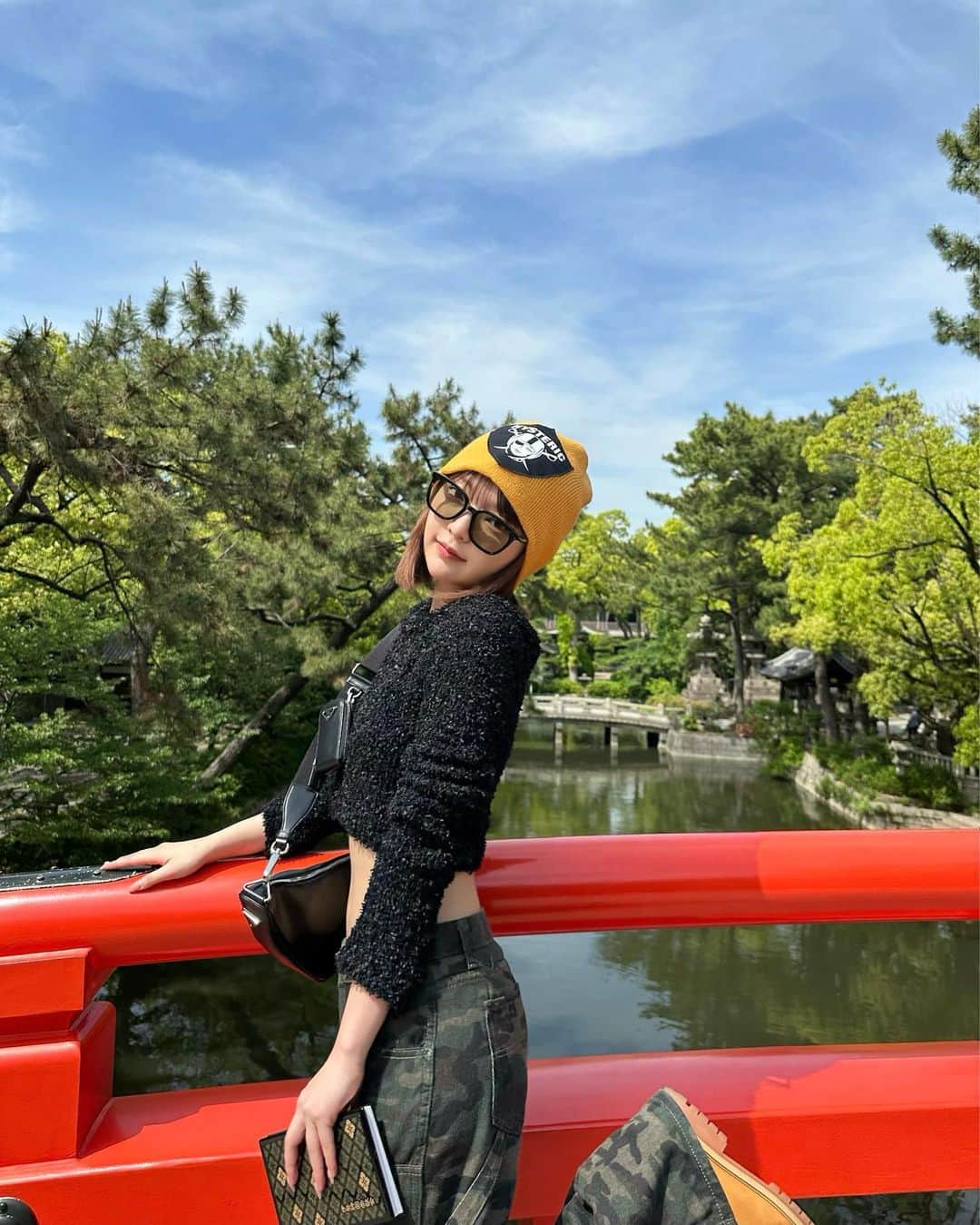 田中芽衣（めいめろ）さんのインスタグラム写真 - (田中芽衣（めいめろ）Instagram)「お仕事で大阪に来てました！ 東京戻る前に住吉大社に。 天気良くて最高でしたわ⛩☺️🖤 #私服タグ付けてるよ」5月10日 19時51分 - mei_tnk