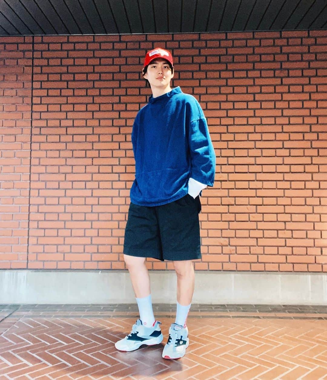 大橋典之のインスタグラム：「ハーフパンツ始動 夜はちょっとまだ寒い  #ootd #fashion #cordinate #shorts #model #actor #春コーデ #ハーフパンツコーデ」