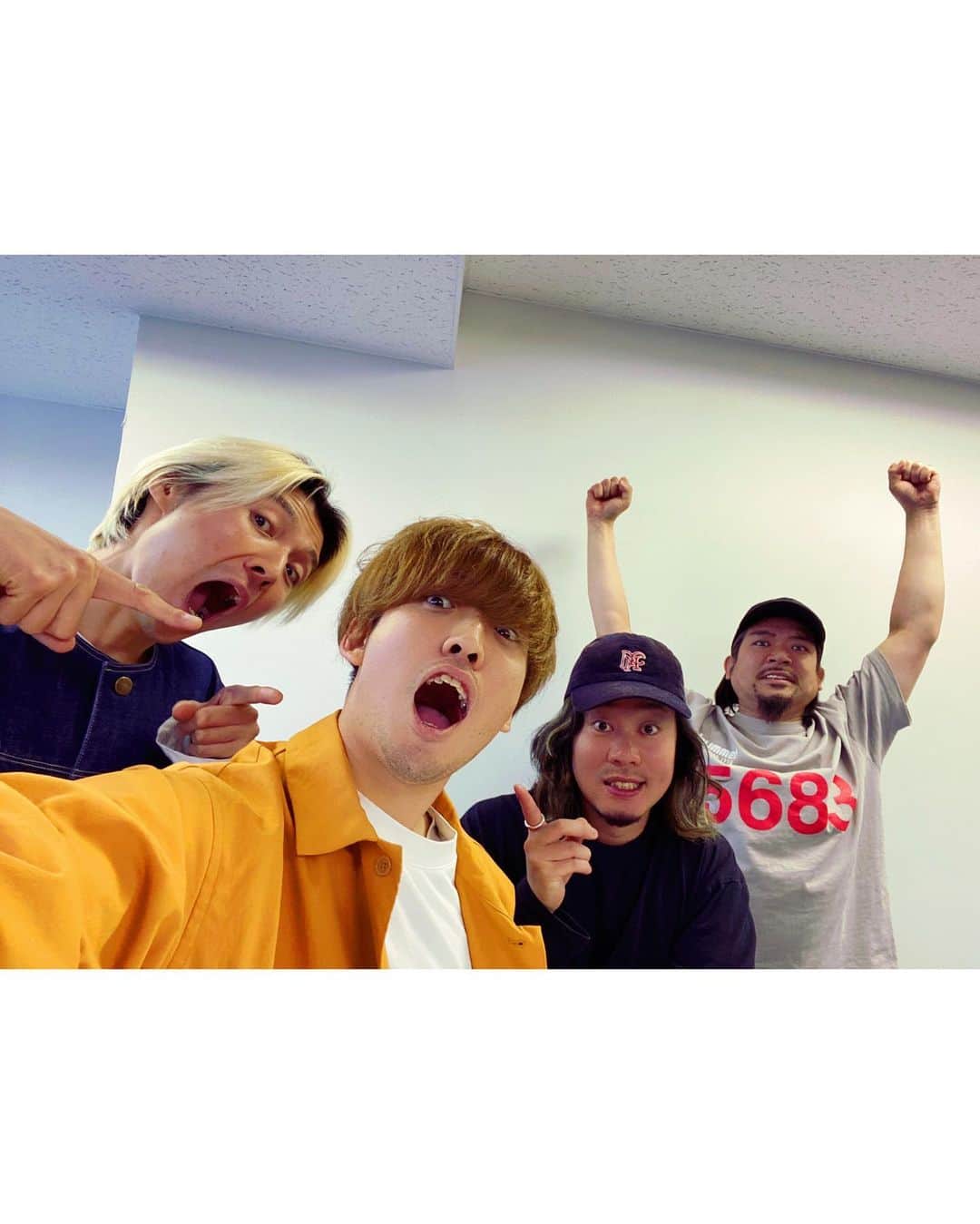 長島涼平のインスタグラム：「長島涼平から皆様へ大切なお知らせ  #thetelephones #loveanddisco」