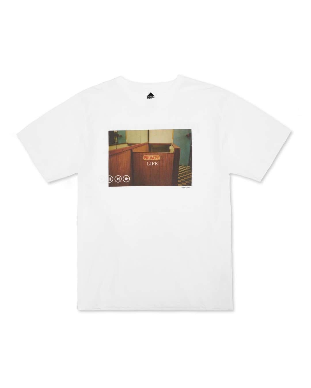 藤原ヒロシのインスタグラム：「TableTop DSM:FRGMT by Hiroshi Fujiwara new DSM Exclusive T-shirt has arrived at Dover Street Market. Basement. Also available on the DSML E-SHOP.」