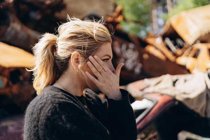 キャサリン・ウィニックさんのインスタグラム写真 - (キャサリン・ウィニックInstagram)「I was overwhelmed by the destruction in Irpin, Ukriane, while visiting the area with United24. Seeing it with my own eyes made me realize how many families are suffering.  All lives matter. If you would like to help, please see link in bio or visit @thewinnickfoundation 🇺🇦」5月10日 20時07分 - katherynwinnick