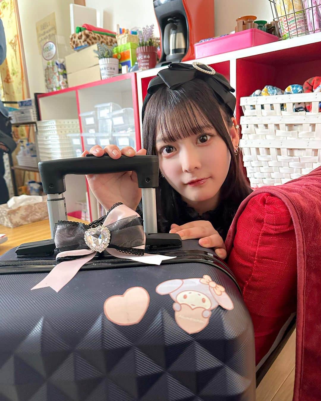 齊藤なぎさのインスタグラム：「🖤🐈‍⬛ ⁡ ⁡ ⁡ 明日私は誰かのカノジョ2 特別編 オフショットたくさん📸 ⁡ ⁡ ⁡ 小道具や衣装もたくさんこだわられていて、 毎回発見が多くて、すごく楽しい撮影でした！！ ⁡ ⁡ そこにも注目して見てみてくださいね たくさんの感想、ありがとうございます！ ⁡ ⁡ #明日私は誰かのカノジョ #明日カノ2 ⁡」