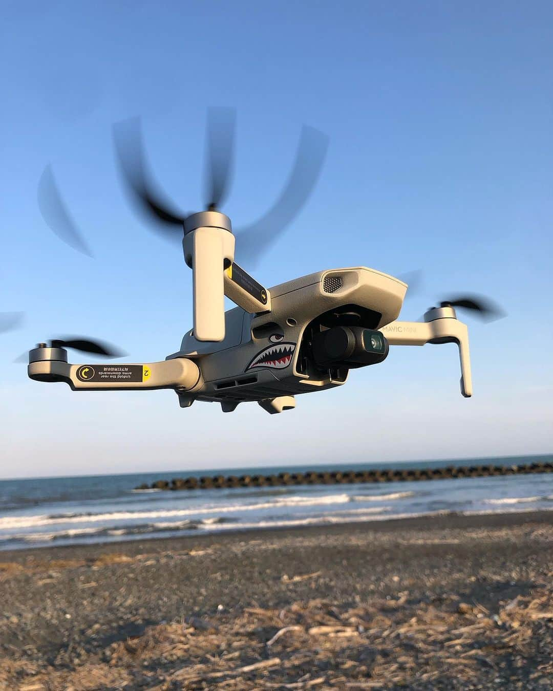 KIYOさんのインスタグラム写真 - (KIYOInstagram)「#dji #mavicmini #drone #avigeek #sharkmouth #noseart #flyingtigers #squadronpatch #toystagram #ドローン #ドローン空撮 #ドローン撮影 #ドローン空撮男子 #ノーズアート #シャークマウス #パーソナルマーク」5月10日 20時24分 - kiriko009