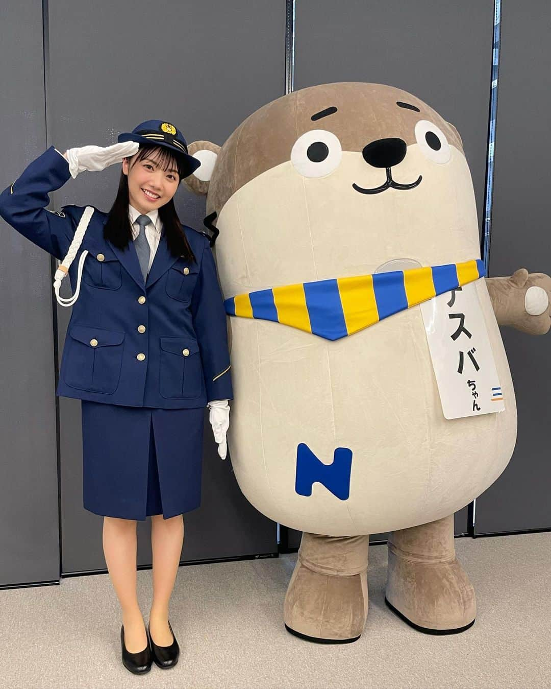 日向未来さんのインスタグラム写真 - (日向未来Instagram)「本日、埼玉県警の交通安全広報アンバサダーとしてイベントに参加させていただきました！  交通ルールをしっかりと守ること 「思いやり･ゆずり合い」の気持ちが大切だと改めて感じました  安全で安心な街を心から願っています👮🏻  じゃんけん大会やててて！ダンスも会場の皆さんと 可愛いお子さんたちと一緒に楽しむことができて 本当にあっという間の時間でした🖐🏻🖐🏻🖐🏻  イベントにお越しくださった皆さん 暑い中ありがとうございました^^   県警マスコットのポッポくん ナスバちゃん HAND SIGNさん 一緒に写真撮ってもらいました📸  #埼玉県警 #交通安全 #交通安全祈願  #交通安全広報アンバサダー #日向未来」5月10日 20時31分 - mirai_hinata.official