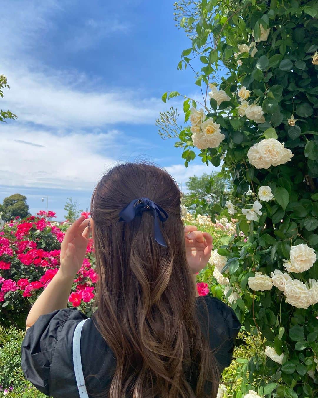 中村真凜さんのインスタグラム写真 - (中村真凜Instagram)「お花いっぱい咲いてて可愛かったの🥹💐」5月10日 20時34分 - marimero1121
