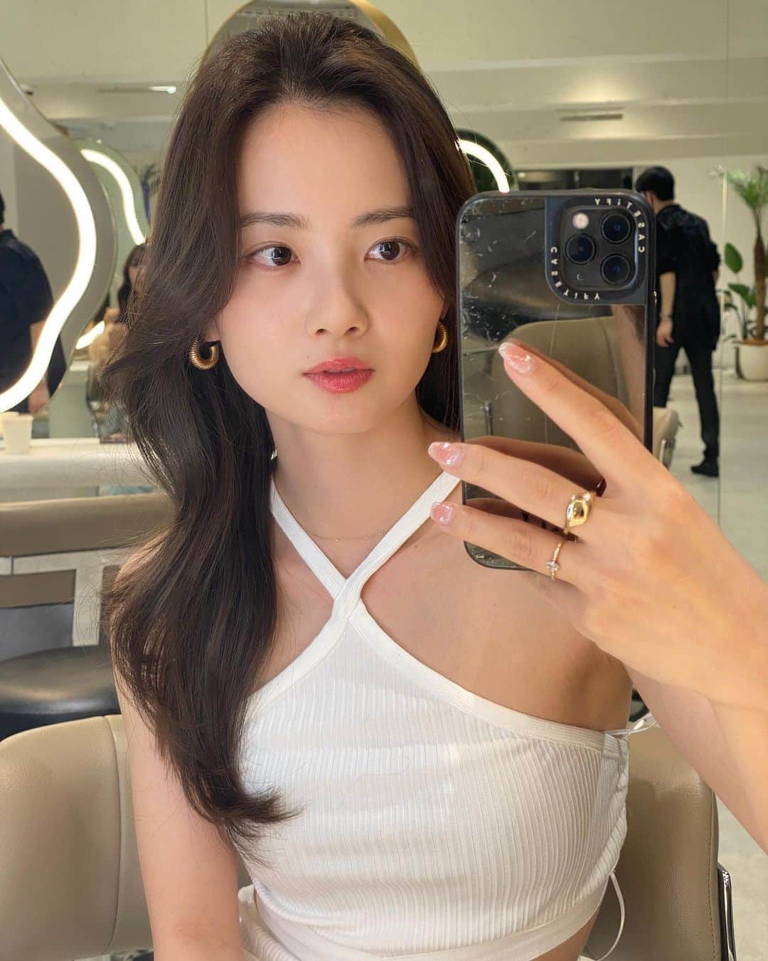 青山舞莉のインスタグラム：「curled or straight?」