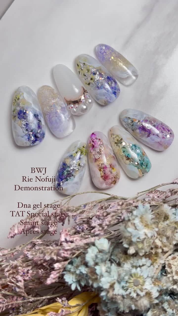 埜藤理恵のインスタグラム：「BWJ2023  5/15〜17全日程出演します💁🏼‍♀️🙏🏻✨ 出演メーカーは Dna gel @dnagel_spacenail  S♡Mint　@smint_product  Apres japan @apresnailjapan @apresnailofficial  TAT　@nailshoptat @tat_seminar  TITAnail @titanail.official  となります✨  またタイムスケジュールと会場ブース地図案内 アート静止画もアップします💁🏼‍♀️  全てのデザインを自爪でベースからトップまで 薄づき美フォルムに仕上げます 当日モデルになってくださる方 公式LINEにで後ほど募集します💅 ご希望の方はぜひご協力お願いします！ リアルをぜひまじかで見に来てください♪  @rrieenee」