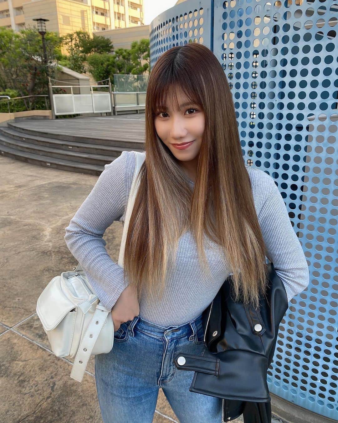 石田優美さんのインスタグラム写真 - (石田優美Instagram)「今日暑かった🥵  #ジーパン #デニム #デニムコーデ」5月10日 20時51分 - yu_mi_1012