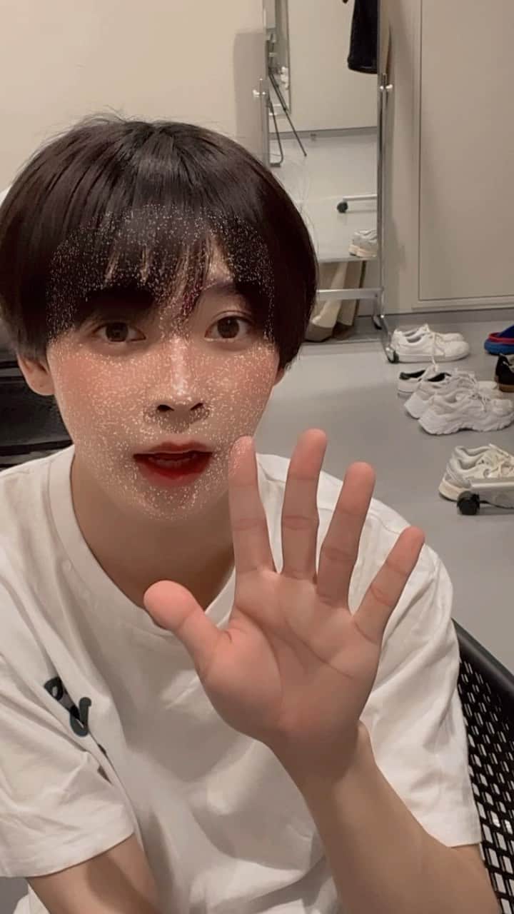 双葉小太郎のインスタグラム：「今日はゲネしてきた！ツアー札幌本当に楽しみ🫶#reels #fyp」