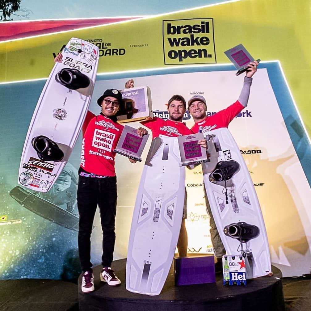 手塚翔太のインスタグラム：「Finished 2nd at @mundialdewakeboard Brazil Wake Open🇧🇷🤘🏻 Happy to kick off podium start on 2023season and want to say thanks to everyone who supported me🙏🏻❤️ Had so much fun times and meet with lot new dope crew🔥 Also big thanks to @bdib21 for the invite can’t wait to come back next year!  2023年シーズン初戦のブラジルオープン2位になりました！ 皆さん応援有難う御座いました☺️  obrigado brasil🇧🇷✌🏻」