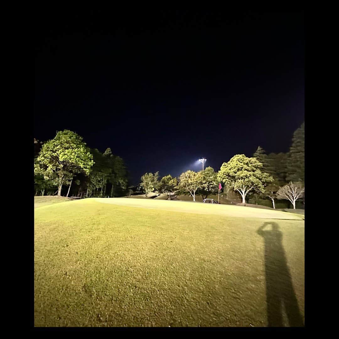 近藤頌利のインスタグラム：「昨日ゴルフしました🏌️‍♂️  人生2回目。 チップインバーディーというのしました  #ゴルフ」