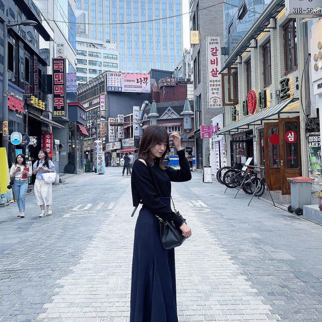 内藤沙季のインスタグラム：「韓国旅行①🇰🇷 韓国ついて初めての食事は サムギョプサルでした🐷 ほんとに美味しすぎた！  #韓国#韓国旅行#サムギョプサル#🇰🇷#旅行#trip#旅#海外旅行」