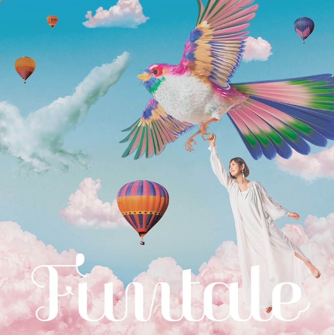 絢香のインスタグラム：「6月21日リリースのNew Album 「Funtale」のジャケ写が完成✨✨  ニュージーランドの愛らしい鳥 ファンテイルから発想を得たデザイン✨🕊  写真①はメインのジャケ写 写真②は初回限定盤(BOX)  収録曲も発表したので、詳しくはwebサイトをチェックしてね😊  #newalbum #Funtale」