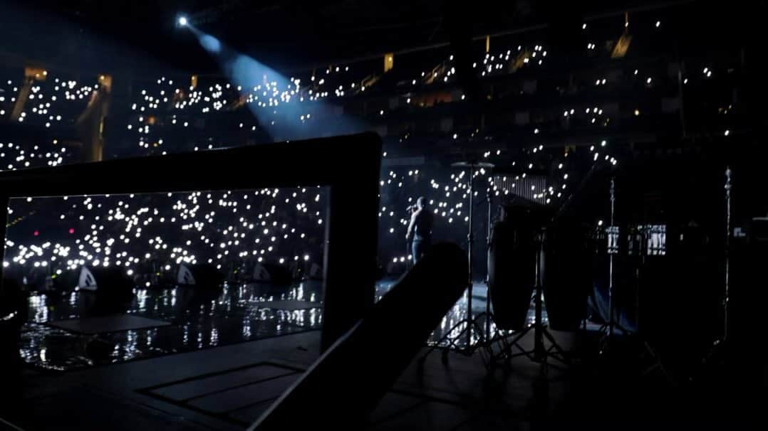 タンクのインスタグラム：「Intimate no matter how big the venue.. R&B MONEY!!..  🎥 @jacobhuizarofficial」