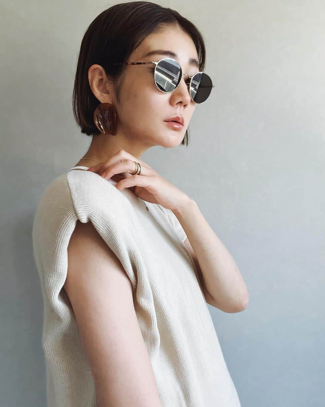 ジュジュのインスタグラム：「... tortoiseshell like-べっ甲調-♡  この重量感が嘘の様に軽量...🤲  アクティブなseasonにぴったりデス👀  ...on order✔︎  #akarih #🤎」