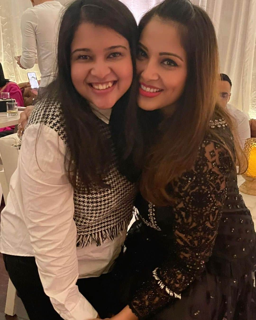 ビパシャ・バスーのインスタグラム：「Happy Birthday @baitalikeeghosh ❤️I am so grateful to God for you. You are a mini me in many ways 😃And then there are so many more beautiful qualities in you that are so aspirational. I love you sooooo much. The most dependable sister ❤️🧿 Wish you get all that your heart desires 🙏  #sisterlove」