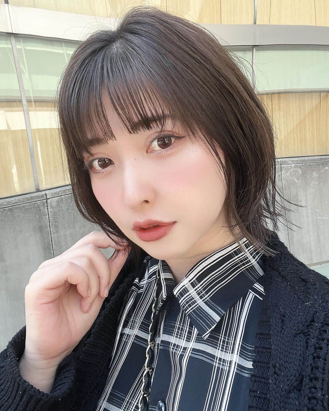 雨宮奈生さんのインスタグラム写真 - (雨宮奈生Instagram)「念願の美容室で、やっと髪を切りました🤍 めっちゃかわいくない？？？  セットの仕方も教えてもらったからがんばる🥹 @sota.abbey ありがとうございました🫶  #表参道 #ボブ #ボブアレンジ #表参道美容室 #abbey」5月10日 14時14分 - naoamamiya