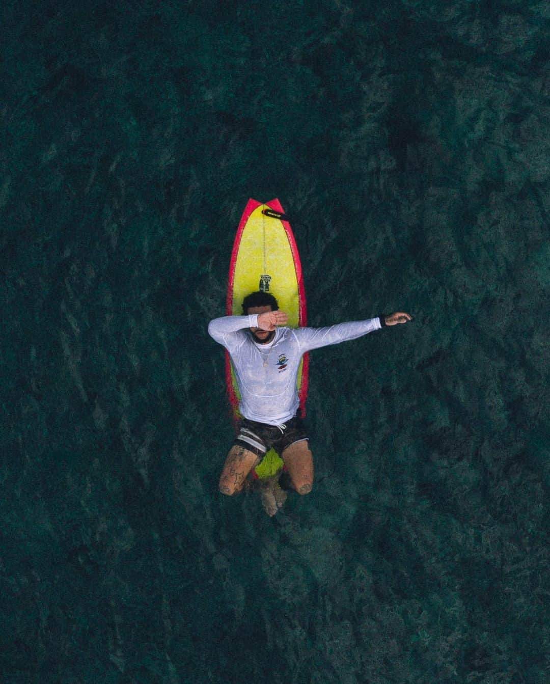 ティマティさんのインスタグラム写真 - (ティマティInstagram)「Восьмой кемп @13_surfing х @vk 🌴🌊」5月10日 14時15分 - timatiofficial