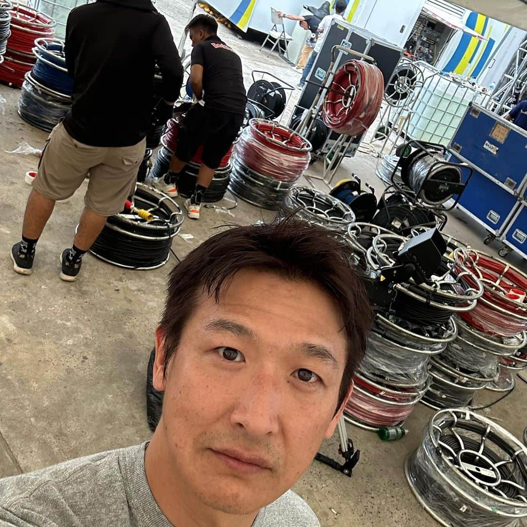 井出有治さんのインスタグラム写真 - (井出有治Instagram)「🚗明日からの走行に向けて🎥準備  #izcast #livestream #onboardcamera #リアルタイム車載映像配信 #高画質 #低遅延  #2023fanatecgtworldchallengeasia  #🇹🇭 #thailand #chang #buriram」5月10日 14時42分 - yuji_ide_official