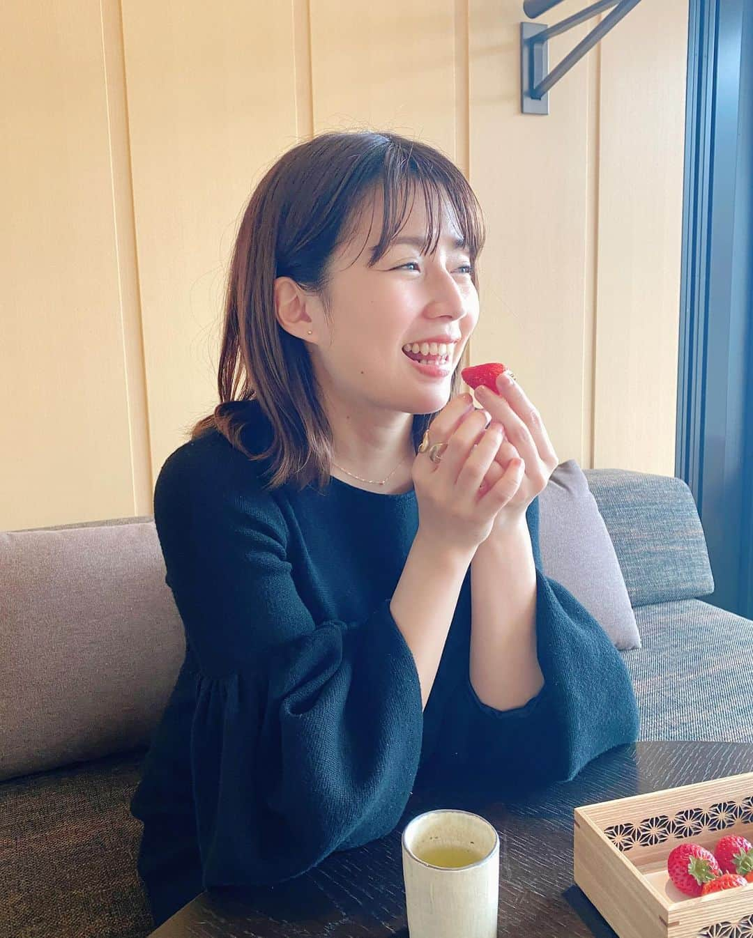 田中萌さんのインスタグラム写真 - (田中萌Instagram)「* 1年中ずっといちごの季節ならいいのにな🥹  妹が撮ってくれました♡  #いちご#大好き#そろそろ#終わってしまう#さみしい#🍓」5月10日 15時26分 - moetanaka_ex