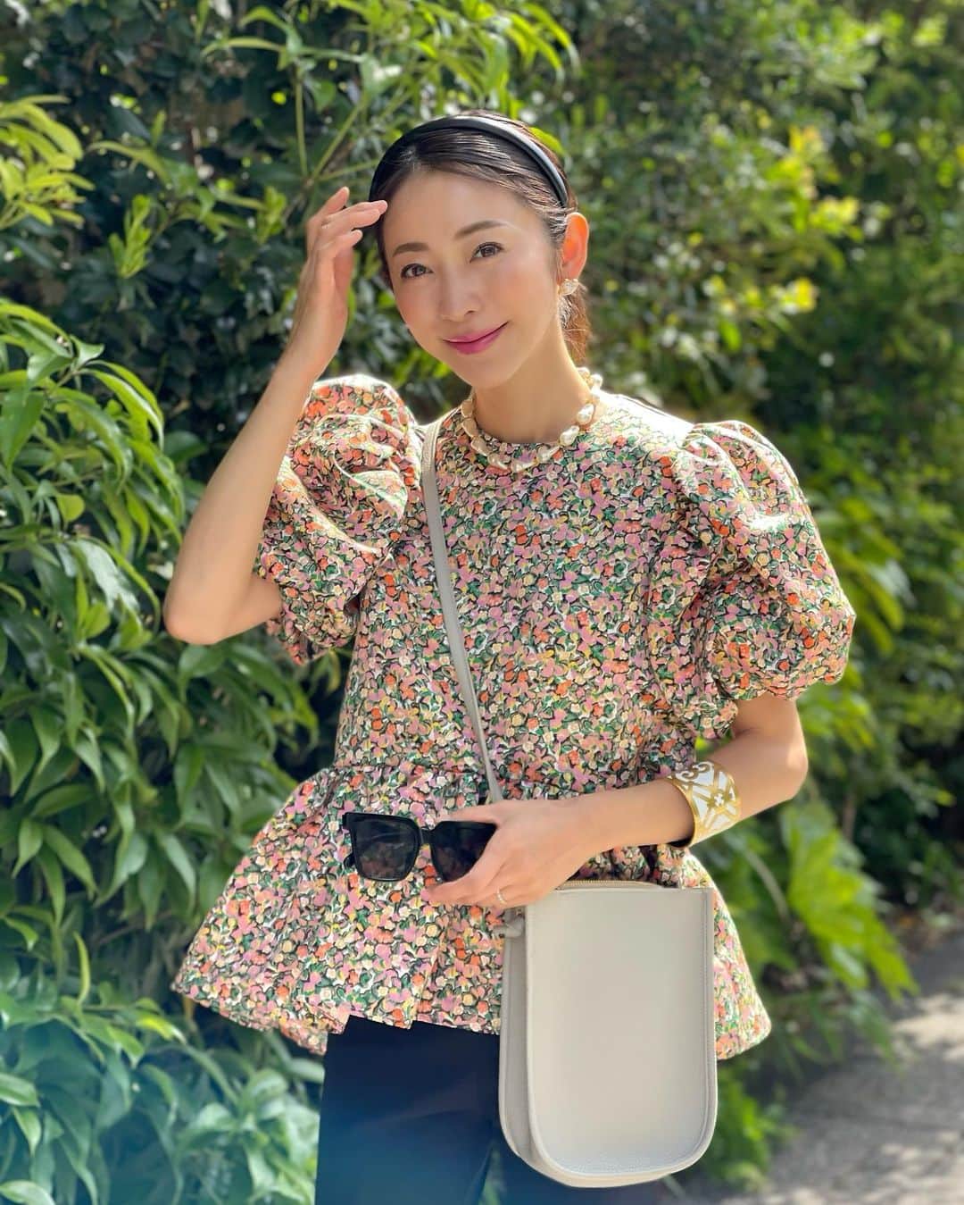 のインスタグラム：「- うっかりしてると日焼けしそうなお天気☀️  １枚で着たかったトップス🌼 可愛い💚」