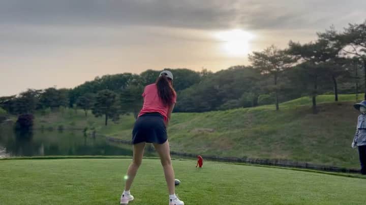 キム・スヒョンのインスタグラム：「이렇게 예쁜 풍경을 즐길 수 있는것도 매력. #golf」