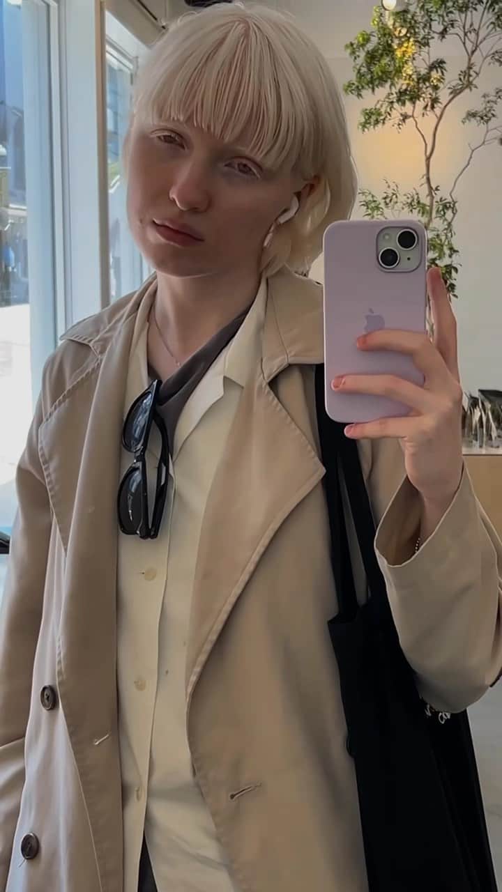 ナスチャのインスタグラム：「Just a recent mood situation ✨🤍😜」