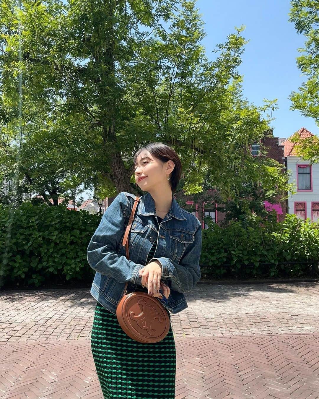 MIORIのインスタグラム：「・ 初めてのハウステンボスへ✈️  今の時期はバラがいっぱい！🌹 天気も良かったのでずーっとお散歩をしてました🚶‍♀️  ミッフィーとのコラボ『ミッフィーセレブレーション』を開催中🌷  アムステルダムシティがミッフィーだらけでかわいかった〜🌷🌷  ▪︎ミッフィーのグルメ ▪︎ミッフィーパレード ▪︎グリーティング　等々...❤︎  ミッフィー尽くしのイベントを開催中です🥰  お宿は『ホテルヨーロッパ』！🏨 映画に出てくる洋館みたいで素敵だった〜🤍 ロビーに入った瞬間バラのいい香り🌹  ▪︎ハウステンボス ▷ @huistenbosch_official   ▪︎ミッフィーセレブレーション ▷04/29〜07/02  ・ ・ ・ #ハウステンボス#ミッフィー#ホテルヨーロッパ#pr#九州#九州旅行#長崎#長崎旅行#女子旅#テーマパーク#バラ」