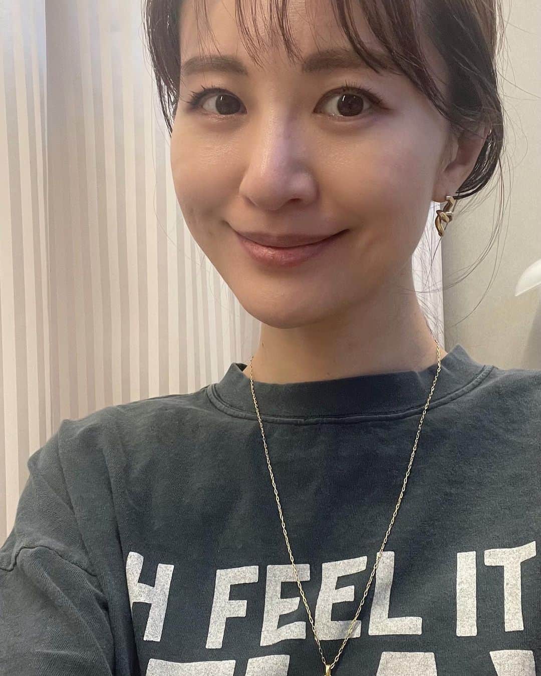 園原ゆかりさんのインスタグラム写真 - (園原ゆかりInstagram)「#おうちごはん 備忘録 📝  写真 ②マンドゥ入りプデチゲ ③サラダがメインの揚げ物祭り ④スパムおむすび ⑤茄子とピーマン炒め煮 ⑥帆立と人参の炊き込みご飯 ⑦チキンのマヨネーズカレー焼き ⑧野菜いっぱい餃子 ⑨ロールキャベツ煮込みの夜 ⑩ケラクの黒タンカレー  全部#簡単時短 です🙌 ケラク @kerakuspicecurry に至っては湯煎する手軽さ🙏 チキンカレーが一番好き  #ご自愛レシピ  #園原ゆかりのパパッとレシピ  #loungewear #home #casual  #foodie #homecooking #welcome #house #friends #comeover  #おうちごはん #普段料理 #おもてなし料理 #映える料理 #ホームパーティー #スパイスカレー #peace ✌️」5月10日 16時36分 - yucari0108