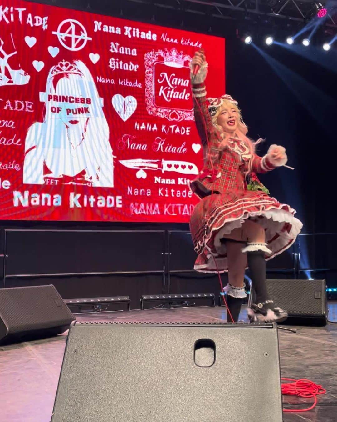 北出菜奈のインスタグラム：「Köszönjük, hogy eljöttetek Nana műsorára❤️‍🔥  Nana Kitade live at MondoCon in Budapest, Hungary on 29 April 2023.」