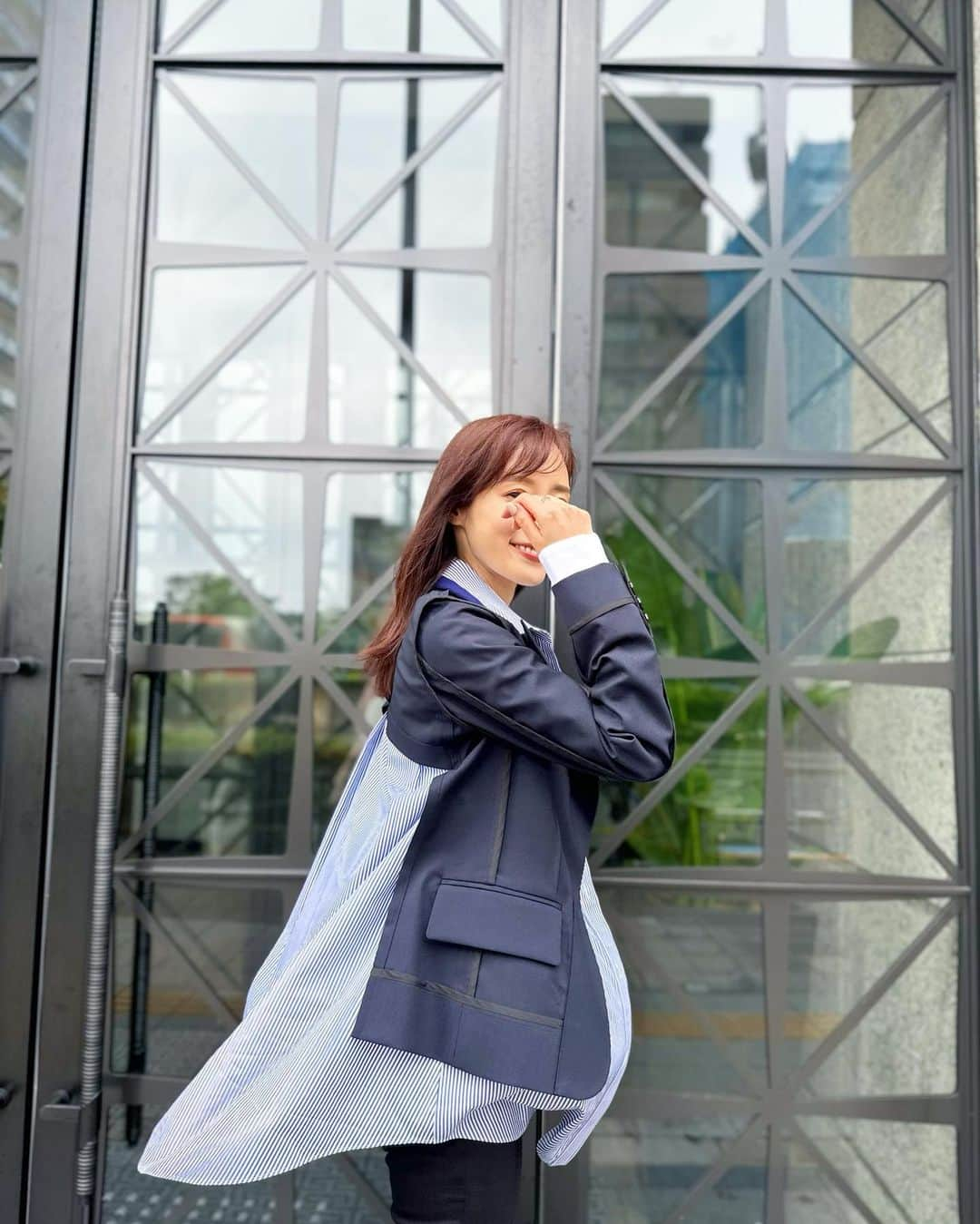 小林真由さんのインスタグラム写真 - (小林真由Instagram)「雨の日風の日☂️🫧 子供といる時は使わない可動域狭めなブーツ👢🤍 ⁡ jacket: #sacai pants: #yanuk  rainboots #chloe  ⁡ ⁡ GW明け楽しみにしてた朝ごはんtimeでした☕️🤍 ⁡ #ファッション #コーデ #ママコーデ #女の子ママ #男の子ママ #ママライフ #コーディネート #４歳 #２歳 #二人育児 #朝食 #ヤヌーク」5月10日 16時58分 - mayukobayashii