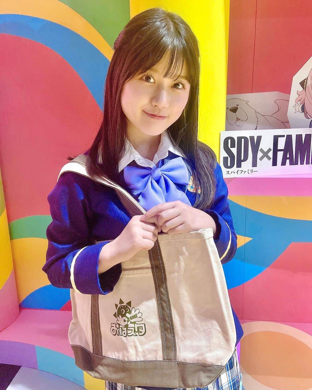 河村果歩のインスタグラム：「🌈🍒  明日おはスタ出演します！  写真はおはスタでの景品になっている おはスタトートバック＆ おはスタ図書カード💜  トートバックは丁度いい大きさで使いやすいので学校の体操バックにしてます✊🏻  明日のおはスタイムも宜しくお願いします~✌🏻  #河村果歩 #nicola #おはスタ #おはガール #かほっち #ニコラ #ニコモ #ニコラ6月号発売中 #SUPERGIRLS #スパガ #アイドル」
