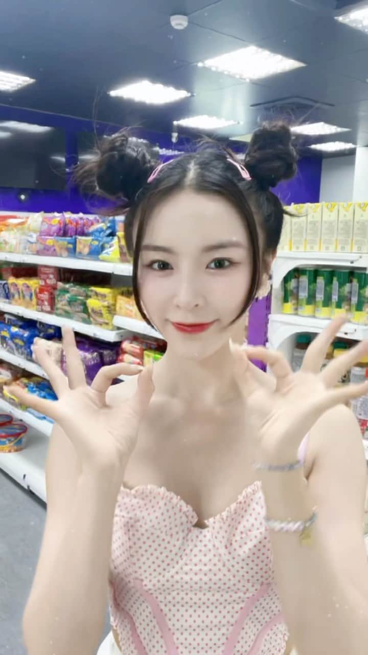 エルキーのインスタグラム：「別說你們 我自己都覺得陌生🙈 누구세요…ㅎㅎㅎㅎㅎㅎ」