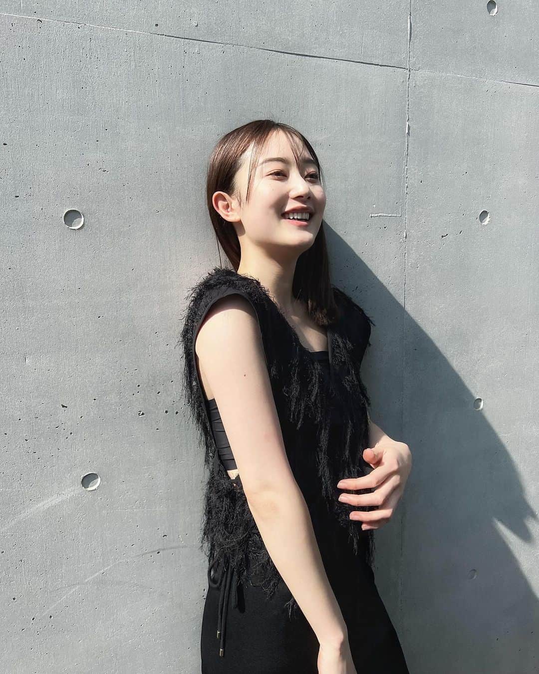 椎名美月さんのインスタグラム写真 - (椎名美月Instagram)「・ 🩶🖤🐻‍❄️🖤🩶 @leinwande_official」5月10日 17時19分 - mitsuki__shiina