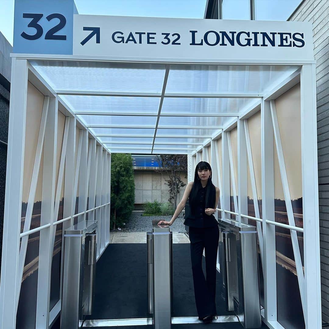 ペ・スジのインスタグラム：「게이트 론진으로 놀러오세요 ✈️  @longines」