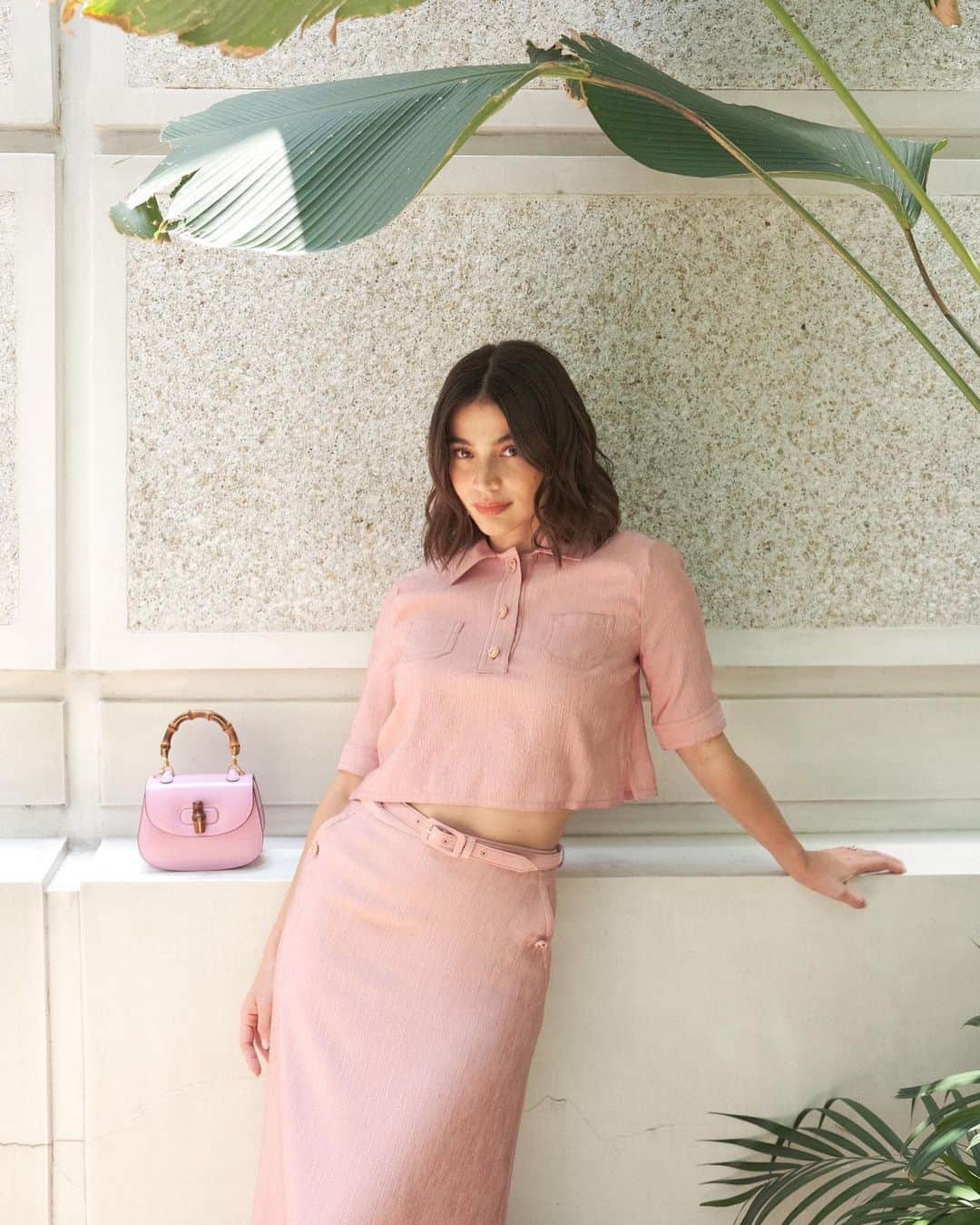 アン・カーティスのインスタグラム：「On Wednesdays we wear pink 🎀 @gucci #guccibamboo1947 #gucciph」