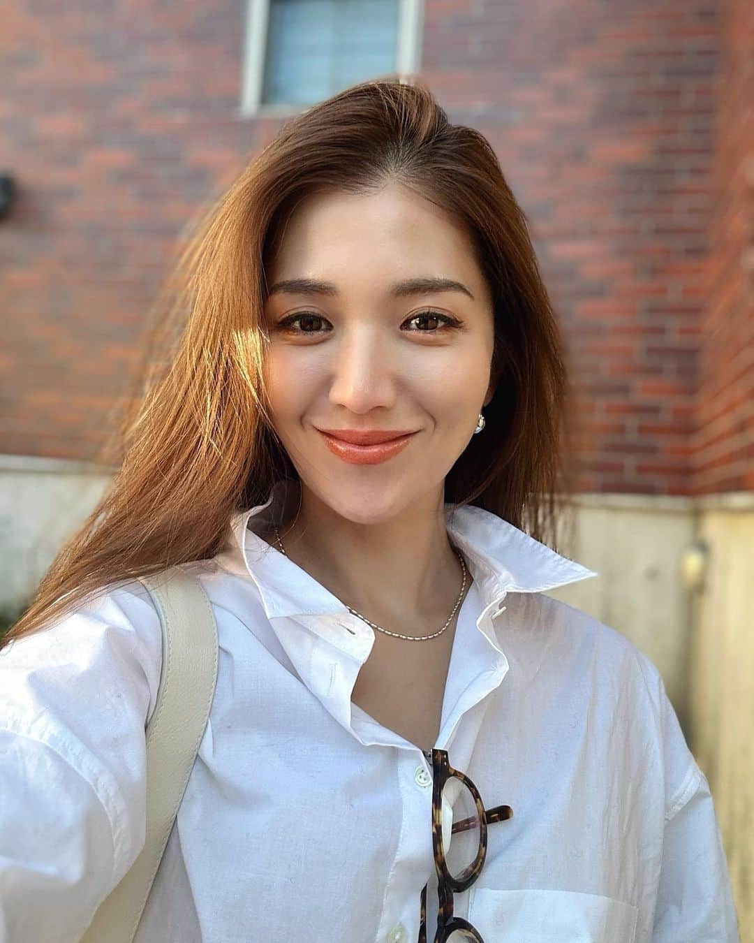 のインスタグラム：「🧡🌞  連日のお天気嬉しいです  今日はとても良い日だそうです やりたいことはいくつかありましたが、 心の赴くまま動くのが1番の開運かと思い流れに乗ってみる後半戦🌝🫶  皆さまのこのあとも 良き日と笑顔でお過ごしください✨  ____________________________________________  #love #life #loveislove  #accessories #sunset  #beautiful #sun」