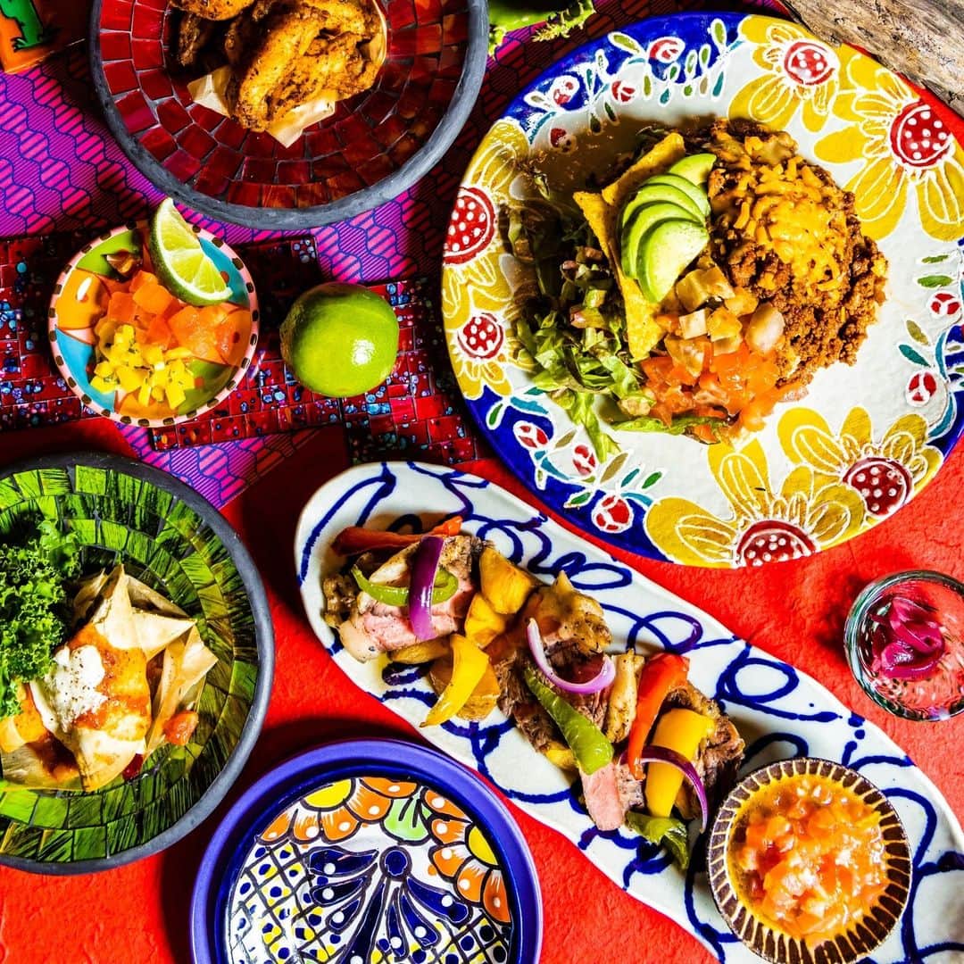 ESTINATE HOTELさんのインスタグラム写真 - (ESTINATE HOTELInstagram)「琉球メキシカン”としてリニューアルしたESTINATE LOUNGEにて食と音を堪能するイベントを開催！✨⁠ ⁠ 自慢のオリジナルタコス等のメキシカンメニューに加え、この日のイベント限定でメキシカンBBQセットも🍖⁠ さらに18時～22時の最大4時間飲み放題を1,500円でご用意！⁠ ⁠ ゲストにはDj funnelを迎え、Dj NA-GA, Dj pettaと共にGood musicで空間を彩ります。⁠ 美味しい食事と良質な音楽で心地よいひと時をお過ごしください！⁠ ⁠ /Dj funnel: @fun_nel⁠ Dj/TRACK MAKER。astrollage、stripe-dot.主宰。ABSTRACT、BREAK BEATS、ELECTRONICA、HIPHOPをベースに、ROCKやフィールドレコーディングといった様々な要素を取り入れ、繊細で暖かく、力強い空間を創り出す。⁠ ⁠ /Dj NA-GA: @naga_linkunited⁠ DANCE MUSICを中心にLoungeやChill Out Djを含め、数々のPartyに参加しPlayしている。⁠ ⁠ /Dj petta: @petta226⁠ DeepとDarkのワードを軸にジャズ、ハウスの要素を織り交ぜた選曲で、沖縄のクラブシーンを牽引。⁠ ⁠ ------⁠ ✨MEET!EAT!BEATS!🎶⁠ Enjoy food and music at the newly renovated ESTINATE LOUNGE, now offering Mexican cuisine including original tacos and limited-time Mexican BBQ set. Plus, 4 hours of all-you-can-drink for ¥1,500 from 6pm-10pm. ⁠ ⁠ ------⁠ ⁠ 重新開幕的「琉球墨西哥餐廳」ESTINATE LOUNGE中，舉辦一場可以品嚐美食和享受音樂的活動！⁠ ⁠ 除了讓您品嚐到我們的招牌原創玉米餅和其他墨西哥料理外，我們還為本次活動特別準備了墨西哥燒烤套餐。此外，我們還提供了從晚上6點到10點的最長4小時飲料無限量服務，僅需1,500日元！⁠ ⁠ -----⁠ ESTINATE HOTEL NAHAは、旅の次が見つかるカジュアルホテルです！👉@estinate_hotel_naha⁠ ⁠ 『旅は不完全なほどおもしろい、⁠ 旅の計画には余白を。⁠ それは、あなたの旅が素晴らしい体験になる第一歩』⁠ ⁠ #estinatehotel⁠ #estinatelounge⁠ #livelyhotels⁠ ⁠ #lifestylehotel #designhotel #traveljapan #discoverjapan ⁠#japantrips ⁠ #okinawalife#okinawafood#okinawalifestyle#okinawajapan#okinawahotel#那覇グルメ#沖縄グルメ#沖縄ディナー#那覇観光#沖縄ホテル#沖縄イベント#那覇#沖縄暮らし#沖縄ライフ#イベント#那覇カフェ#mexicanfood#instafood#musicevent⁠」5月10日 18時15分 - estinate_hotel_naha