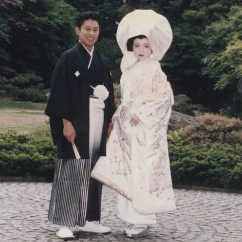 モモコさんのインスタグラム写真 - (モモコInstagram)「お陰様で、30年前の昨日、太閤園で結婚披露宴しました❣️ はやっ❗️ 子供たちも皆、大人❗️ ありがたい💕  #ハイヒールモモコ #👠 #👠🍑 #CHANEL #シャネラー #グルメ #アメブロ  #YouTube #モモコ新聞  #結婚記念日 #5月9日 #太閤園 #30年前」5月10日 18時30分 - highheel_momoko