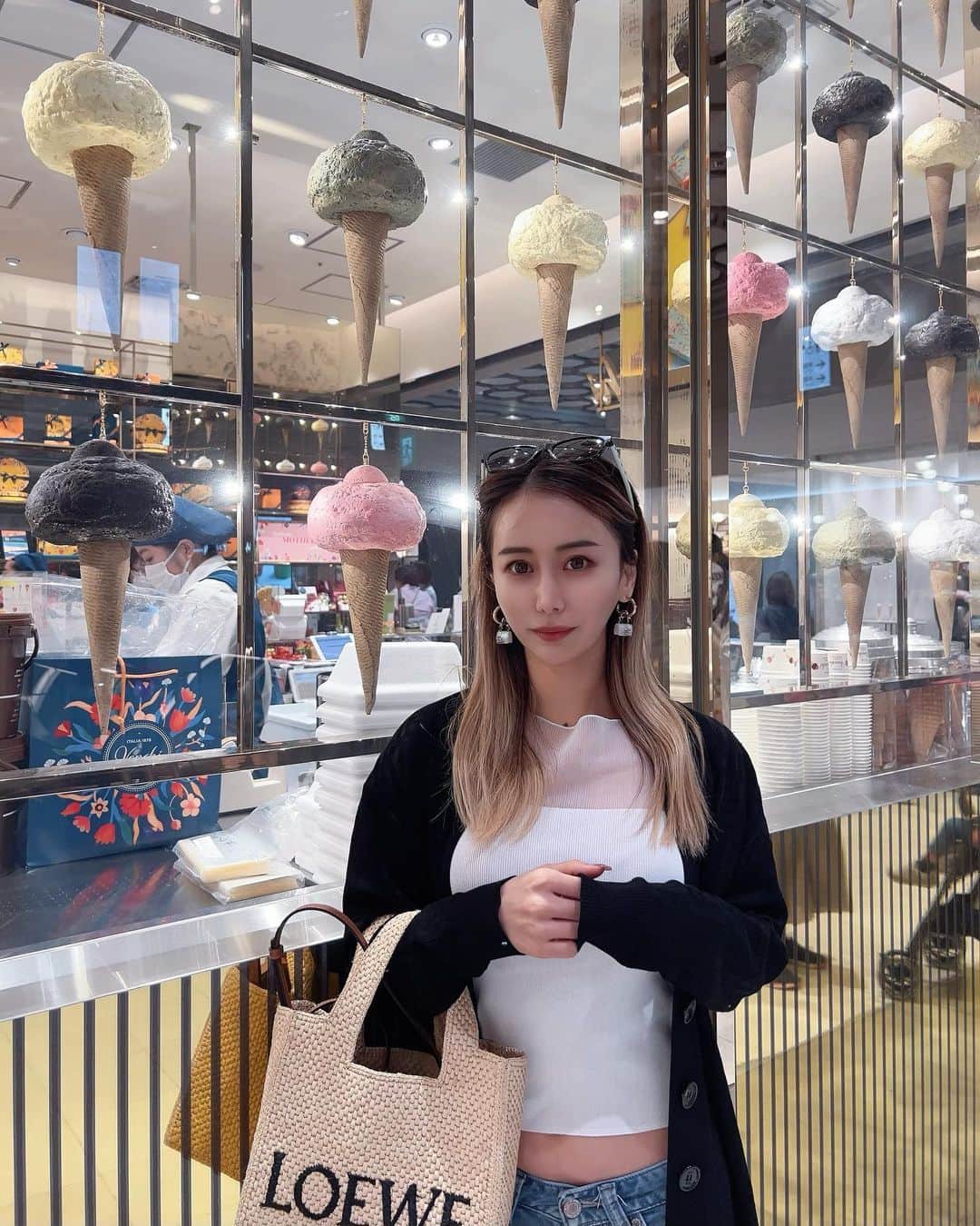 KARINのインスタグラム：「#japan #japanesegirl #xoxo #girl #selfie #sexywomens #korea #china #icecream」