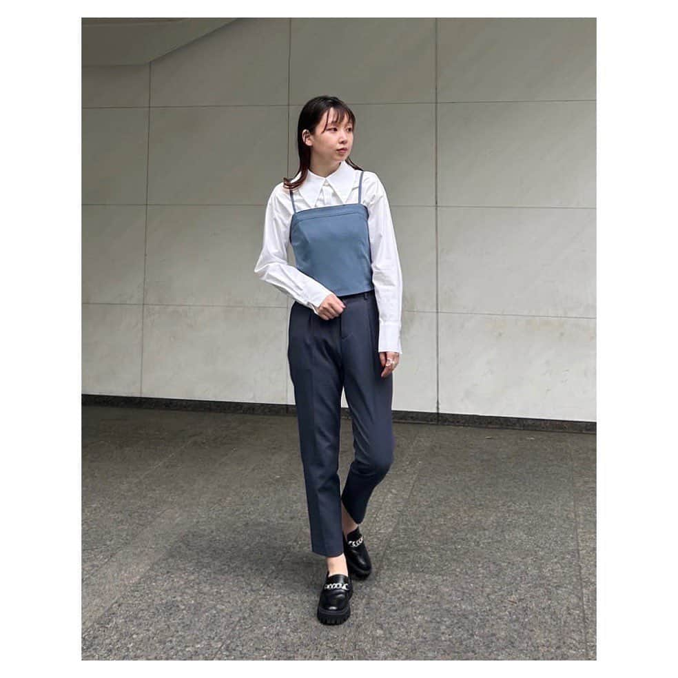 LUMINOSO COMMECAさんのインスタグラム写真 - (LUMINOSO COMMECAInstagram)「RECOMMEND ITEM   ＜ジョーゼットジャージービスチェ＞ 抜群のストレッチ性でストレスフリーな着心地ながら、 適度なフィット感のあるビスチェです。   シャツに重ねてレイヤードするだけで旬なコーディネートが完成します♪   Bustier →¥11,000 Pants→¥19,800 BUSTIER COLOR→Grayish blue <model 164㎝>    #luminosocommeca #ルミノーゾコムサ #春夏コーデ  #ビスチェ #お仕事着  #パンツ #ビスチェコーデ #レイヤード」5月10日 18時39分 - luminosocommeca_official