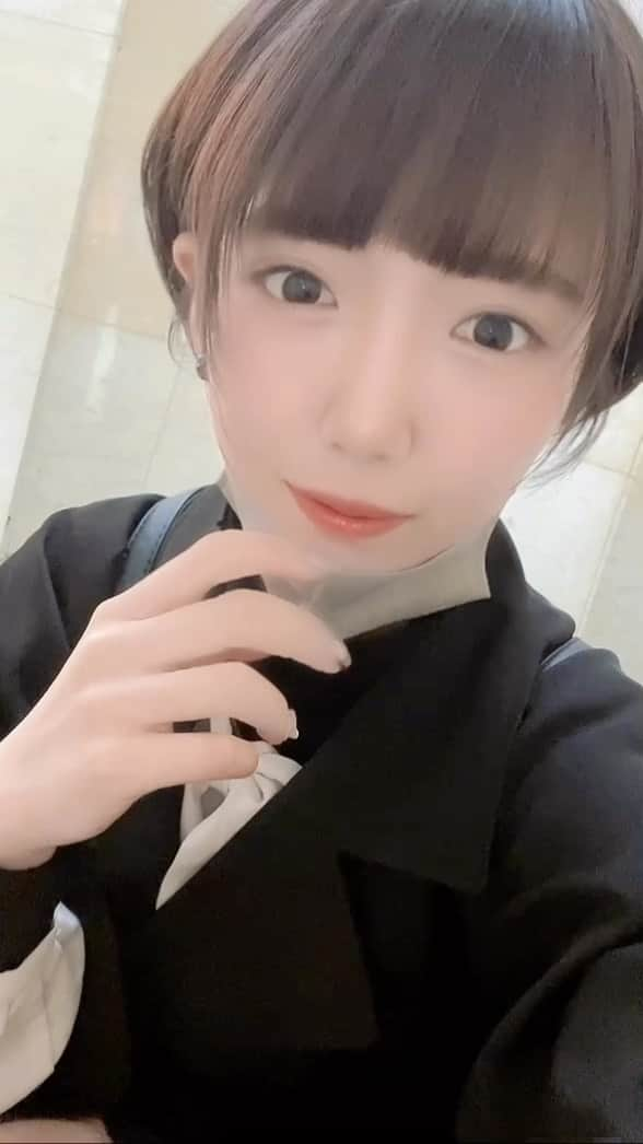 松井珠紗のインスタグラム：「髪を切ってキノコさん🍄になりました」