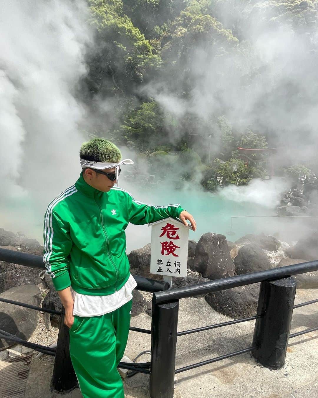 JustIn (ジャスティン)さんのインスタグラム写真 - (JustIn (ジャスティン)Instagram)「地獄を巡ってきました。♨️  #日本一周 #大分県 #地獄めぐり #キャンピングカー #緑の人 #ジャスティン」5月10日 19時18分 - just_in1102