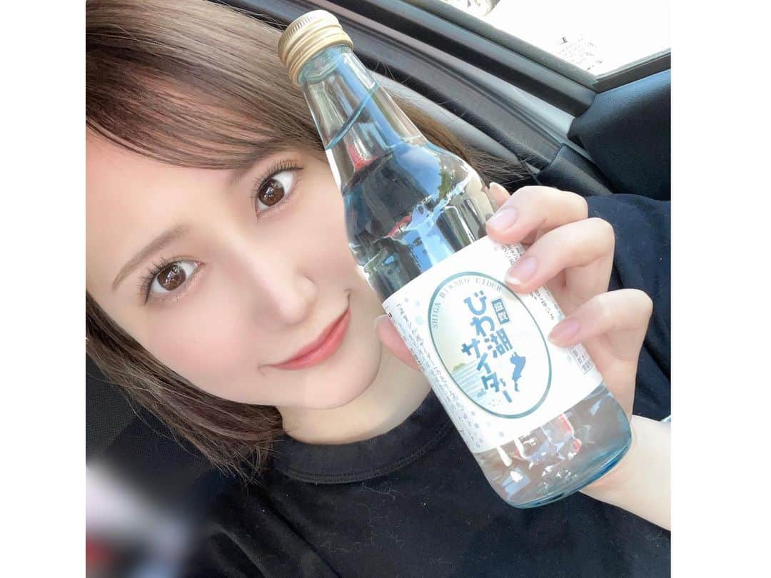 西澤瑠莉奈さんのインスタグラム写真 - (西澤瑠莉奈Instagram)「． ． ゴールデンウィークはキャンプ行ってきたよ〜！ ． 昼間はめっちゃ天気よくてアチアチでした🫠 なんで外で飲むお酒はあんなに美味しいんだ…？🥺 真っ暗で肌寒い中での焚き火は至高…ずっと見てられる🔥 ． ５枚目の写真はマシュマロ焦がして悲しんでるとこ🥹 ． メタセコイヤ並木のすぐ近くにあるお店で買ったいちごが ハリもツヤも凄くてお値段以上すぎて最高🍓 ． 住むなら絶対都会派やったのに 田舎に住むのも素敵だなと思いはじめました😂 ． ． #キャンプ #滋賀 #琵琶湖 #滋賀キャンプ場  #メタセコイヤ並木 #琵琶湖里山オートキャンプ場 ．」5月10日 19時29分 - rurina_nishizawa