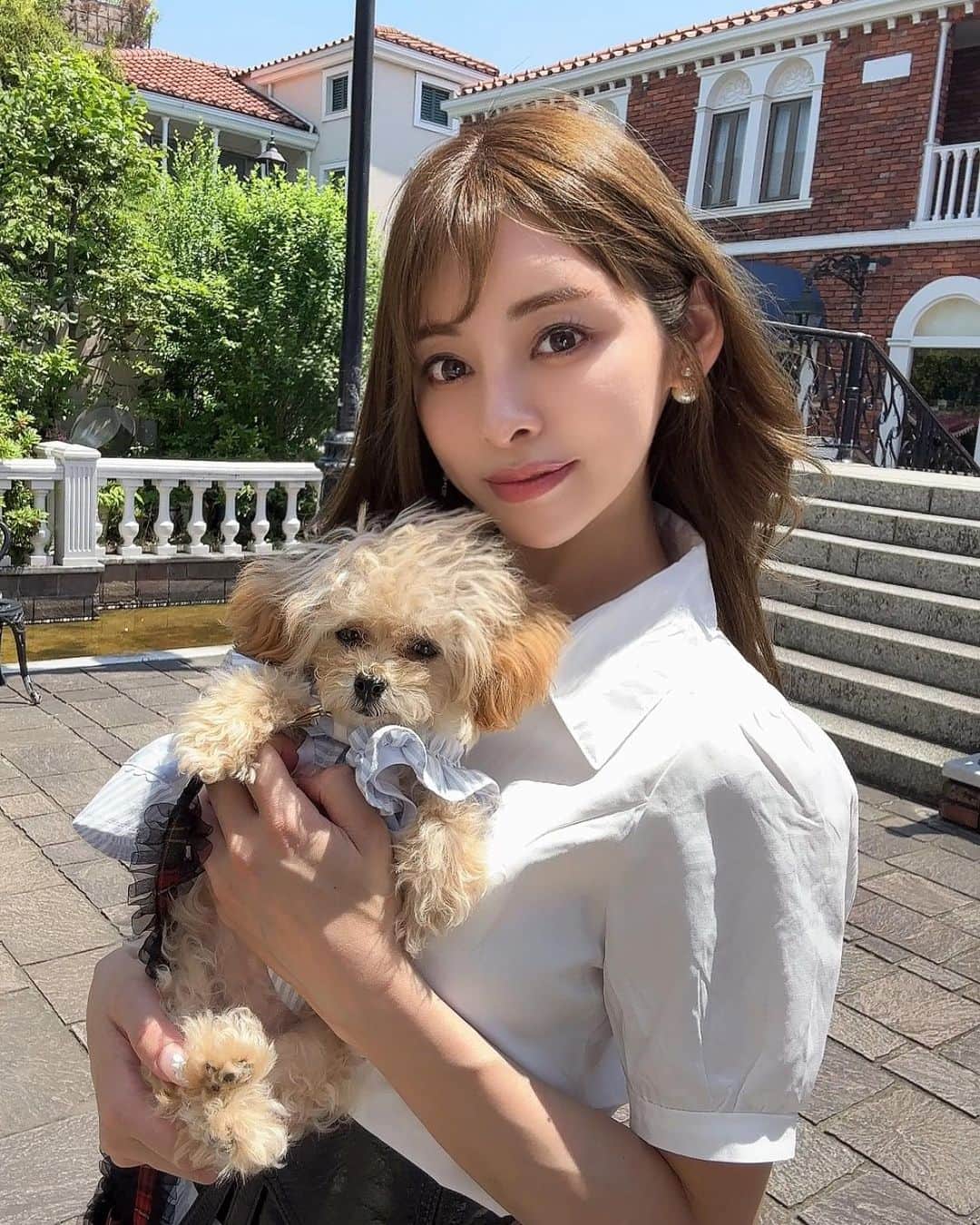 大迫麗香のインスタグラム：「クリムとお出かけした日🐶✨ たくさん食べる日は、あえて糖質を減らす日もあるよ✨ 脂質を取って楽しみたい日もたまにはあるよね☺️ 毎日完璧は無理だから80点を目指す✨ 一生、自分の身体と付き合うからね✨  #美ボディ #ベストボディジャパン  #女性専用ジム  #美ボディ女子 #恵比寿パーソナルトレーニング #恵比寿ジム #パーソナルトレーニング東京 #代官山パーソナルジム #渋谷パーソナルジム #恵比寿パーソナルジム」