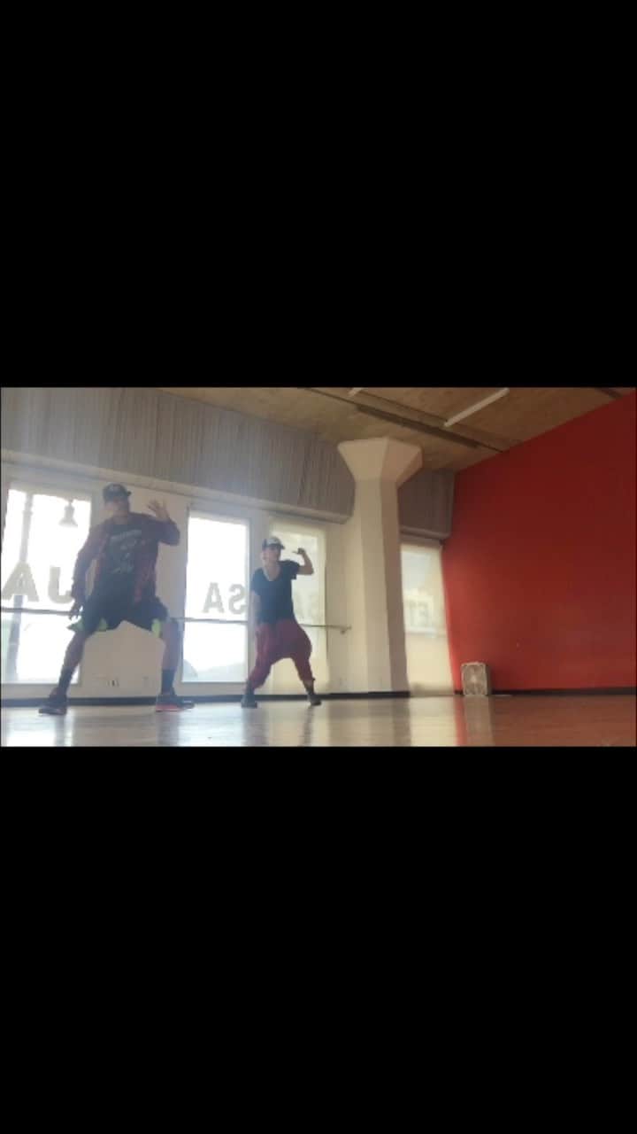 ブリアナ・エヴィガンのインスタグラム：「Look what I found @jamizzi if you’re in LA can we dance? I’m coming soon! Miss you man. It’s been too too long. Love this rehearsal. ❤️」